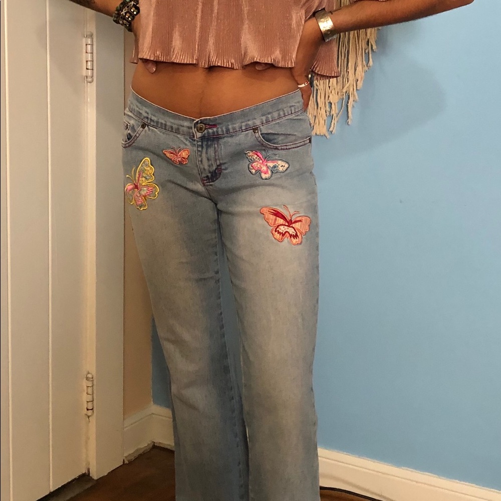Butterfly patch jeans! - Picture 2 of 4